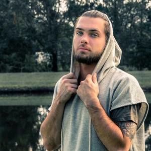 Meet your Posher, Sebastian